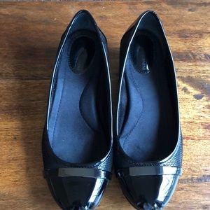 Giani Bernini black mixed pattern wedges